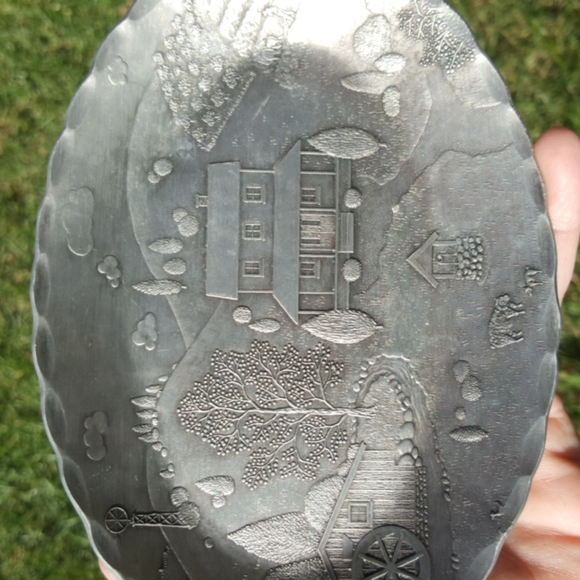 AMERICAN FORGING, LLC ♡ Hand Hammered Aluminum Country Farm Scene Oval Tray - Picture 6 of 16